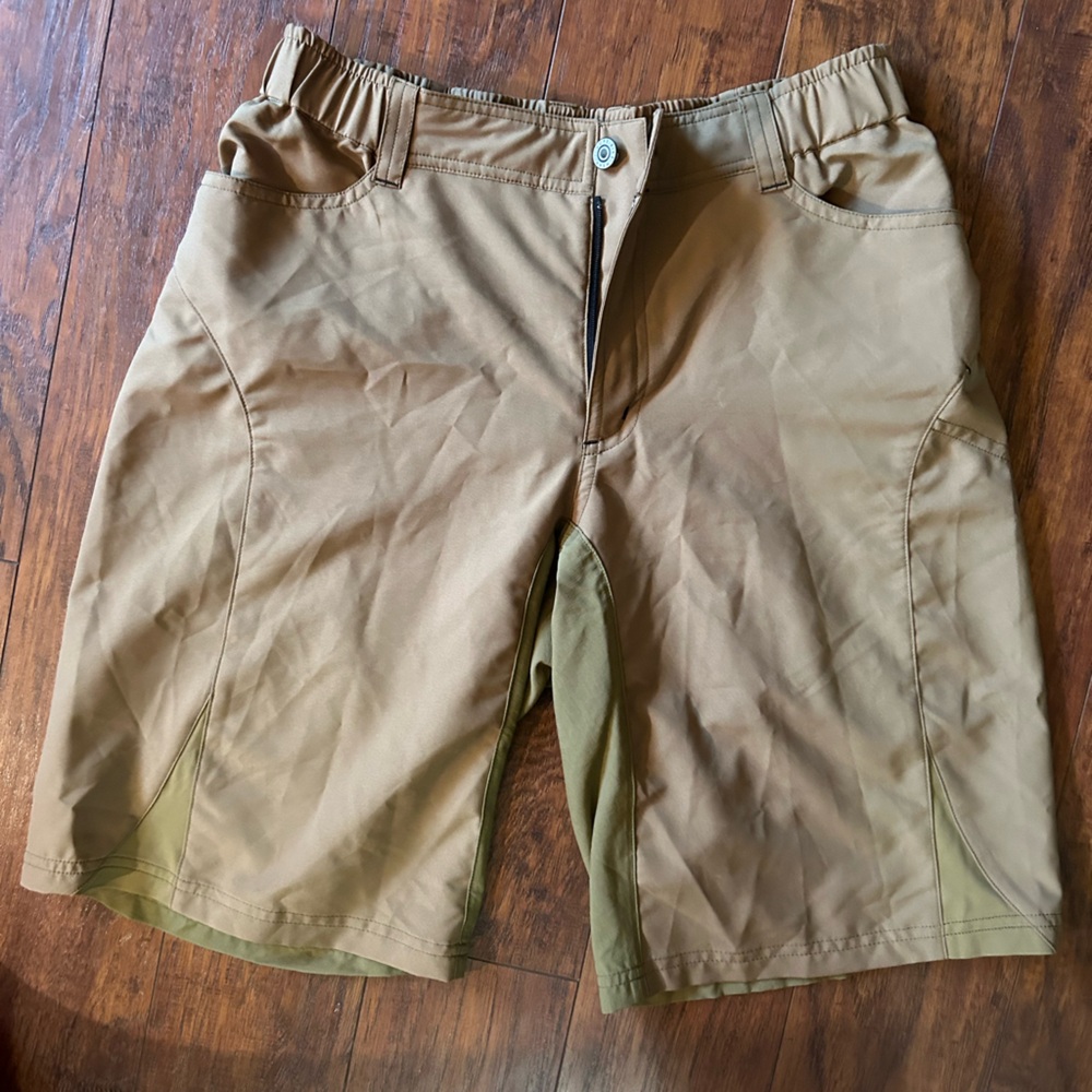 Men’s Gore Biker Shorts
Size L